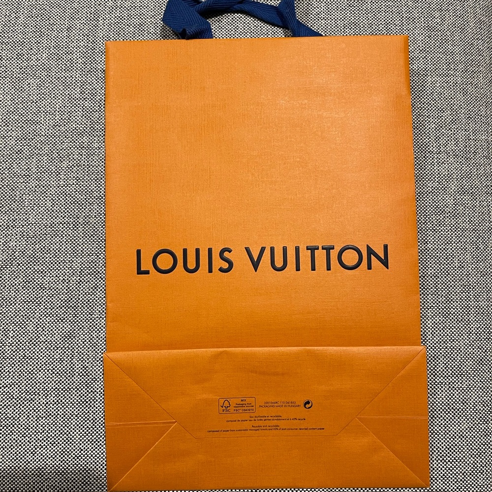 Louis Vuitton paper shopping bag